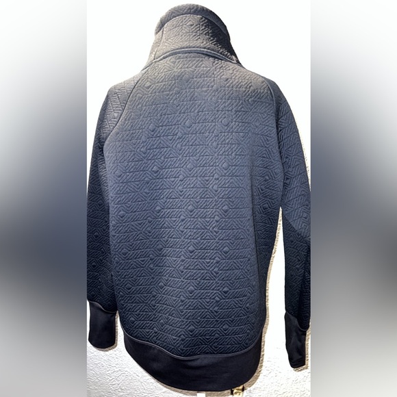 BRAND NEW ATHLETA HOODIE SIZE SMALL - Picture 6 of 6